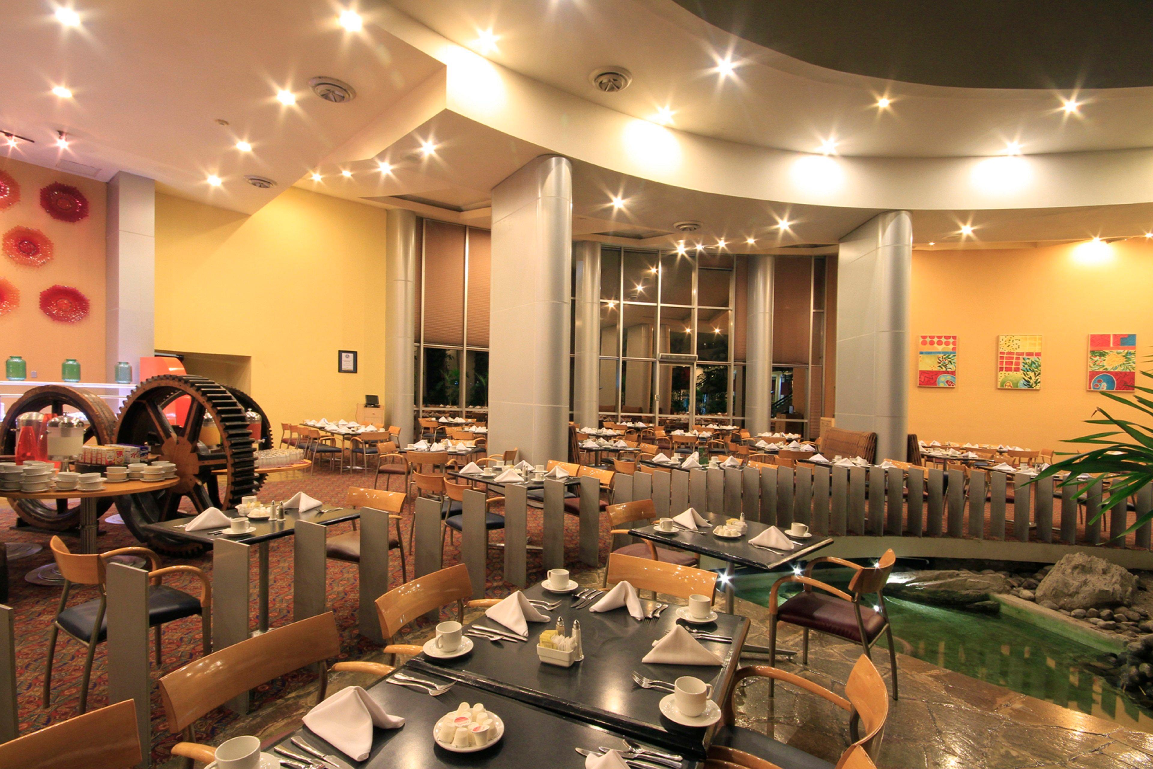 Holiday Inn Monterrey-Parque Fundidora By Ihg Eksteriør bilde The restaurant