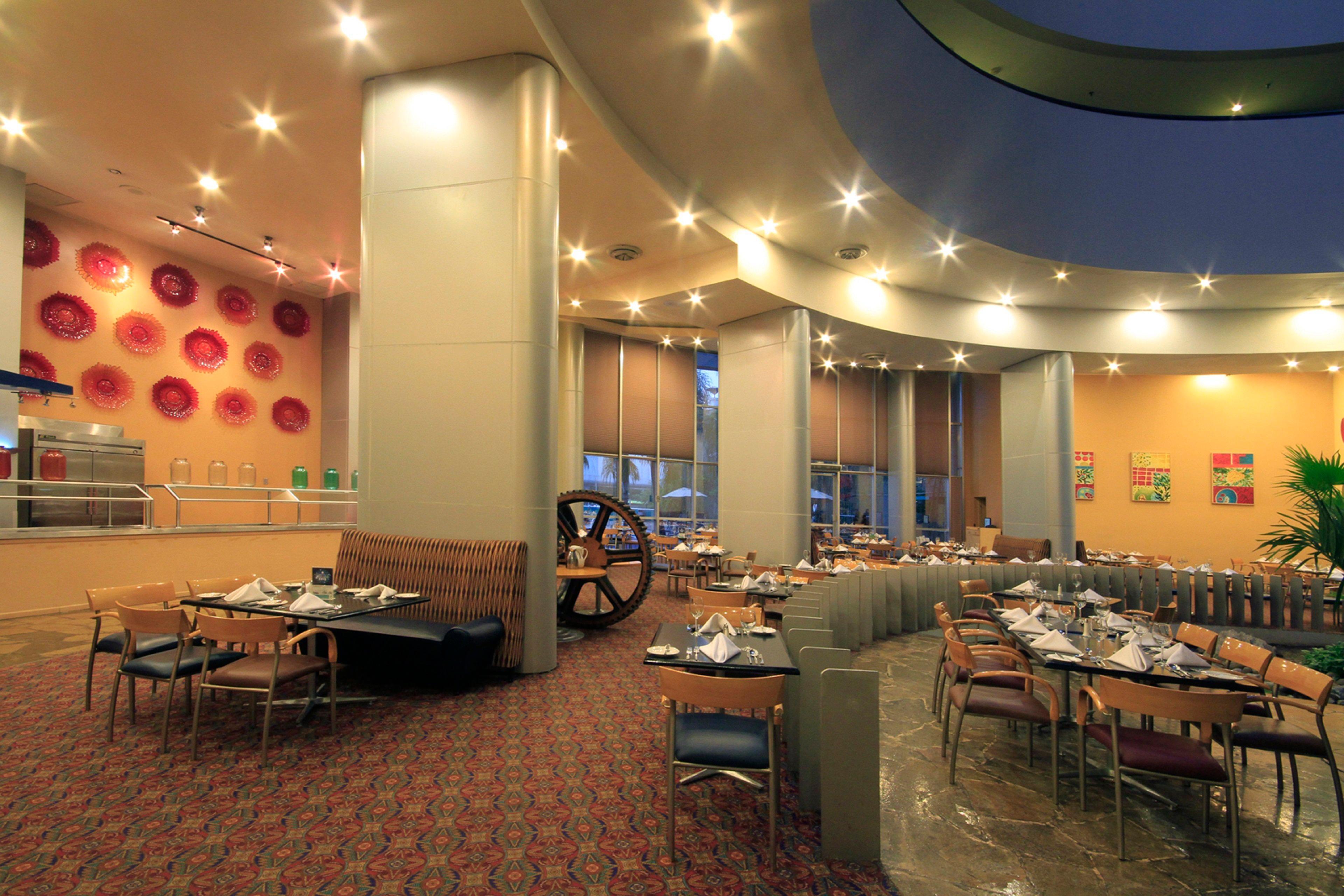 Holiday Inn Monterrey-Parque Fundidora By Ihg Eksteriør bilde The restaurant