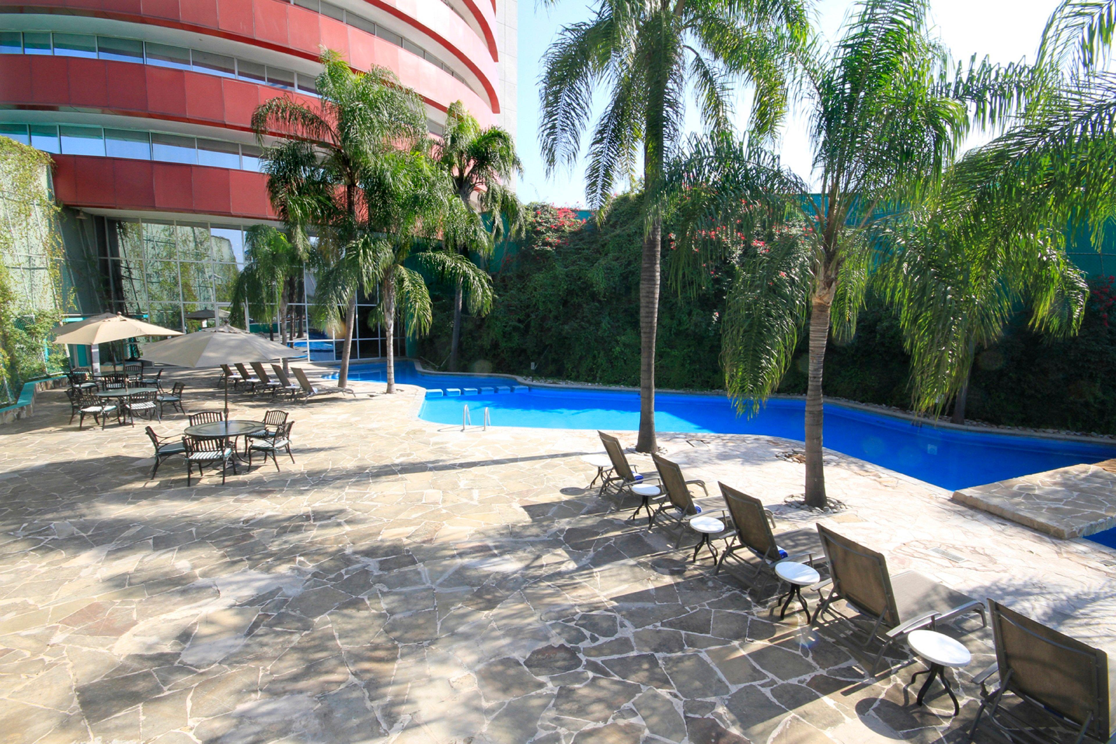 Holiday Inn Monterrey-Parque Fundidora By Ihg Eksteriør bilde Hotel's pool