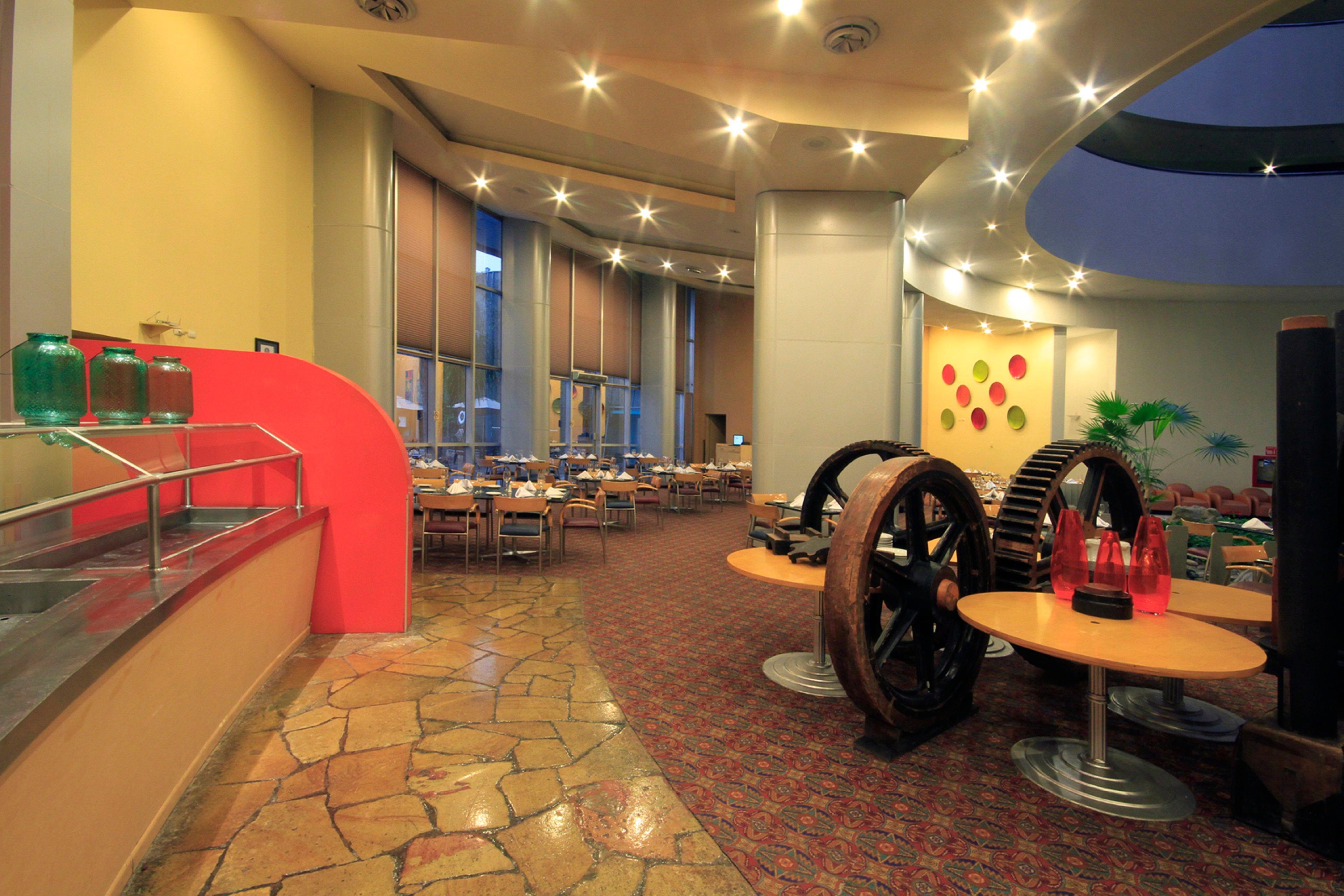Holiday Inn Monterrey-Parque Fundidora By Ihg Eksteriør bilde The restaurant