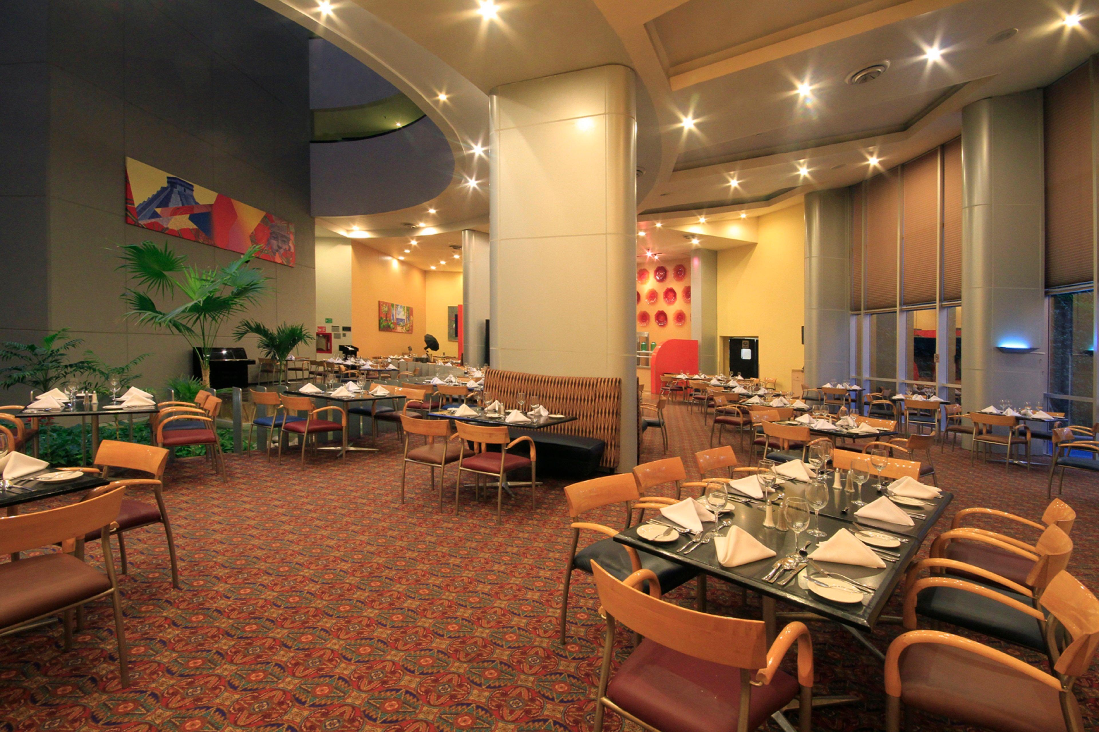 Holiday Inn Monterrey-Parque Fundidora By Ihg Eksteriør bilde The restaurant