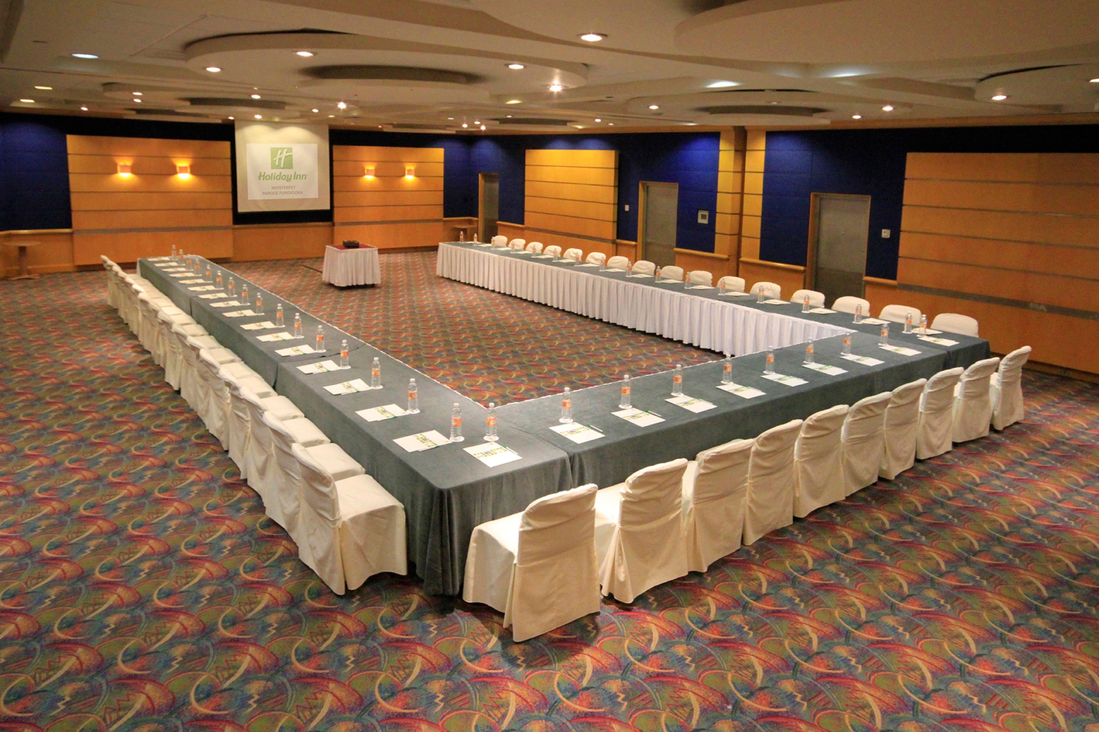 Holiday Inn Monterrey-Parque Fundidora By Ihg Eksteriør bilde U-shaped table layout
