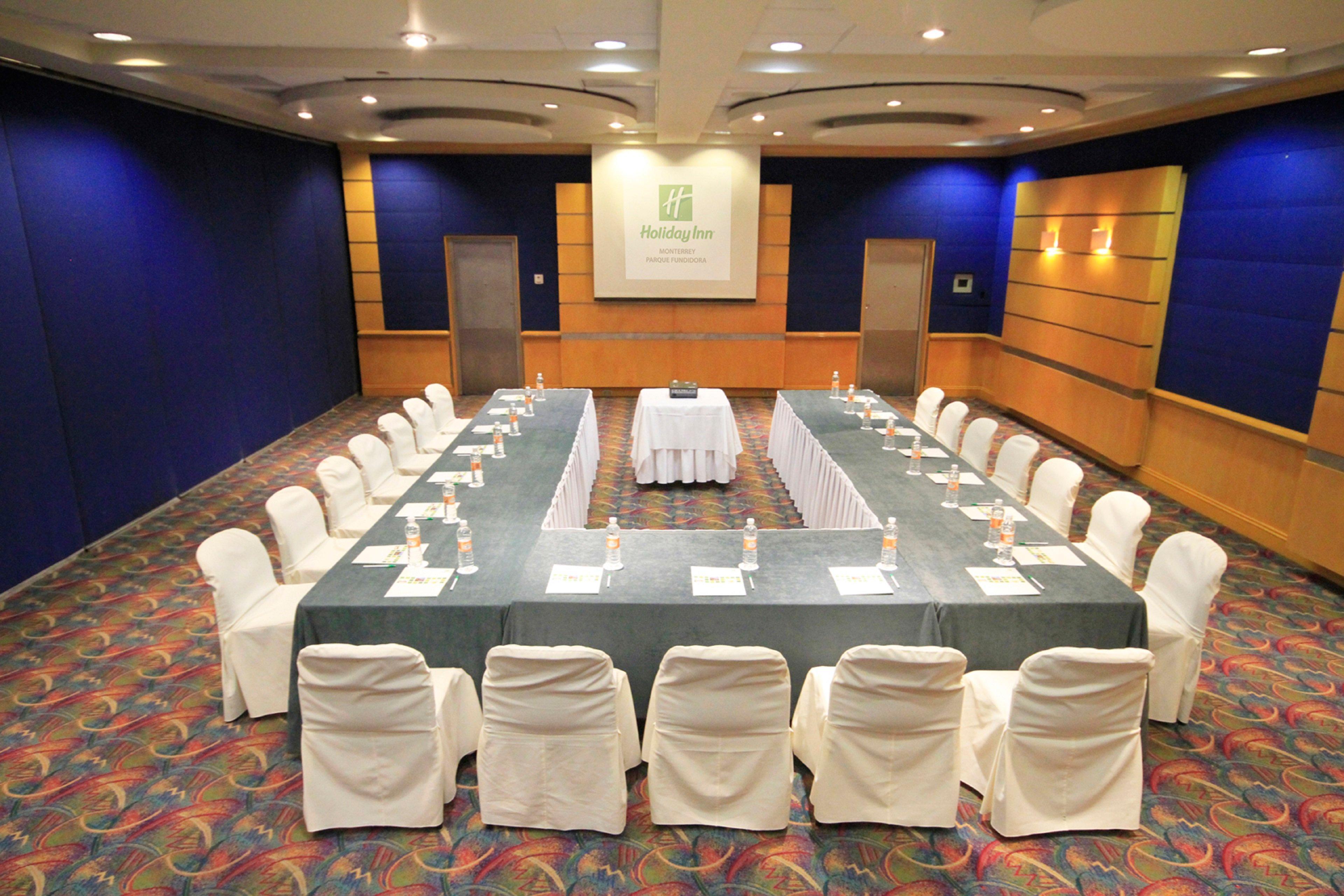 Holiday Inn Monterrey-Parque Fundidora By Ihg Eksteriør bilde A meeting room at a hotel