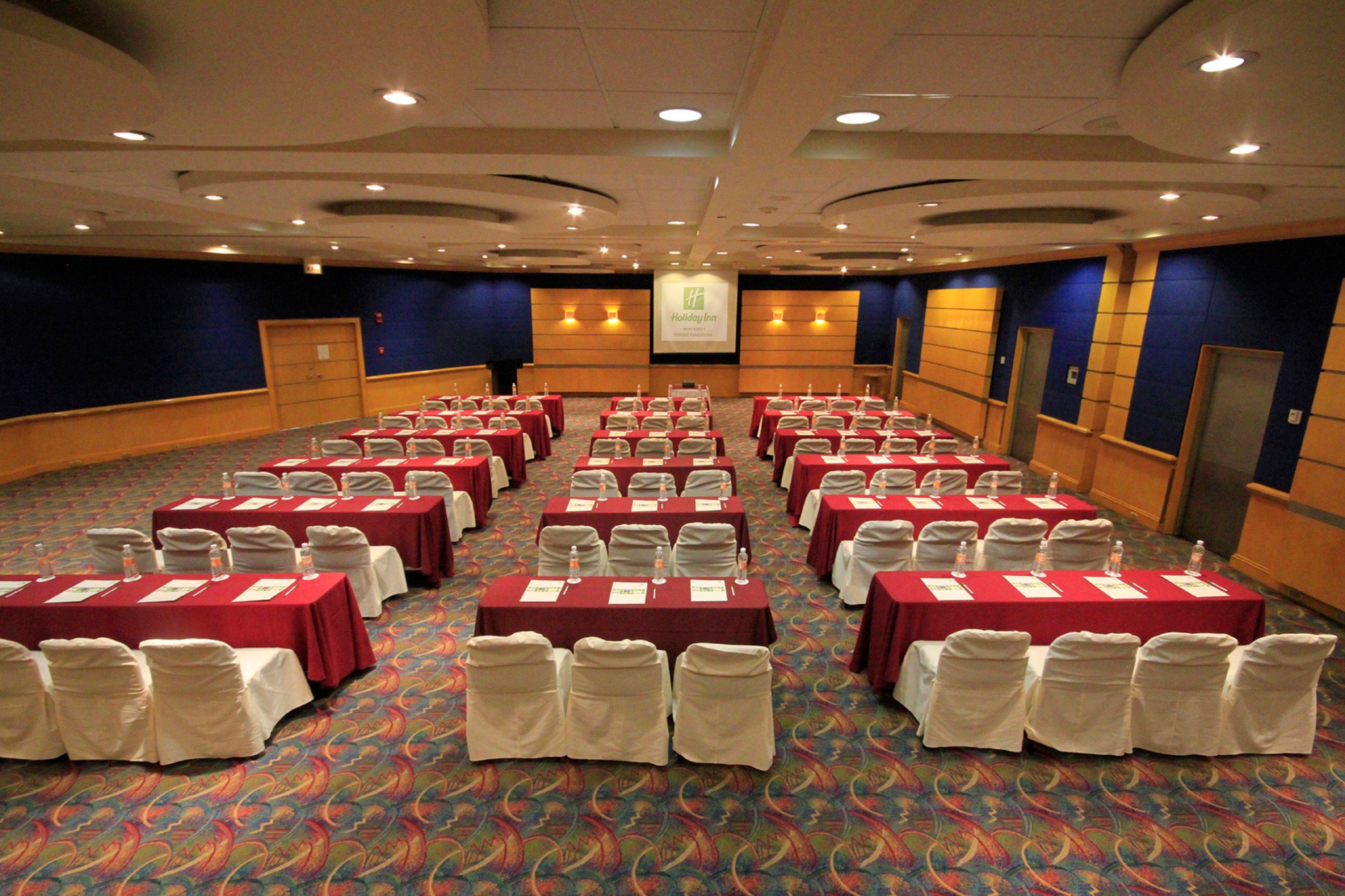 Holiday Inn Monterrey-Parque Fundidora By Ihg Eksteriør bilde A typical conference room