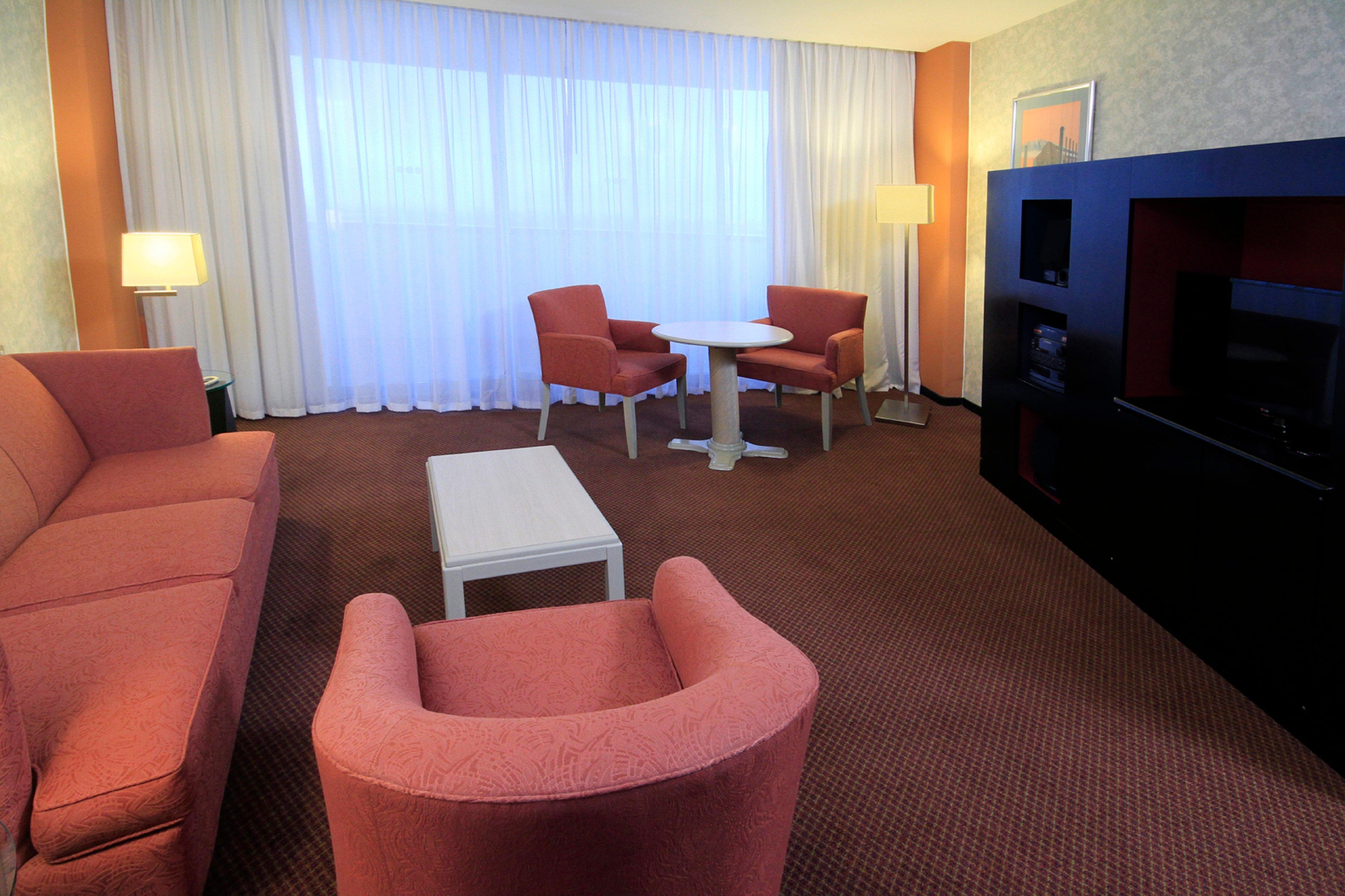 Holiday Inn Monterrey-Parque Fundidora By Ihg Eksteriør bilde Suite