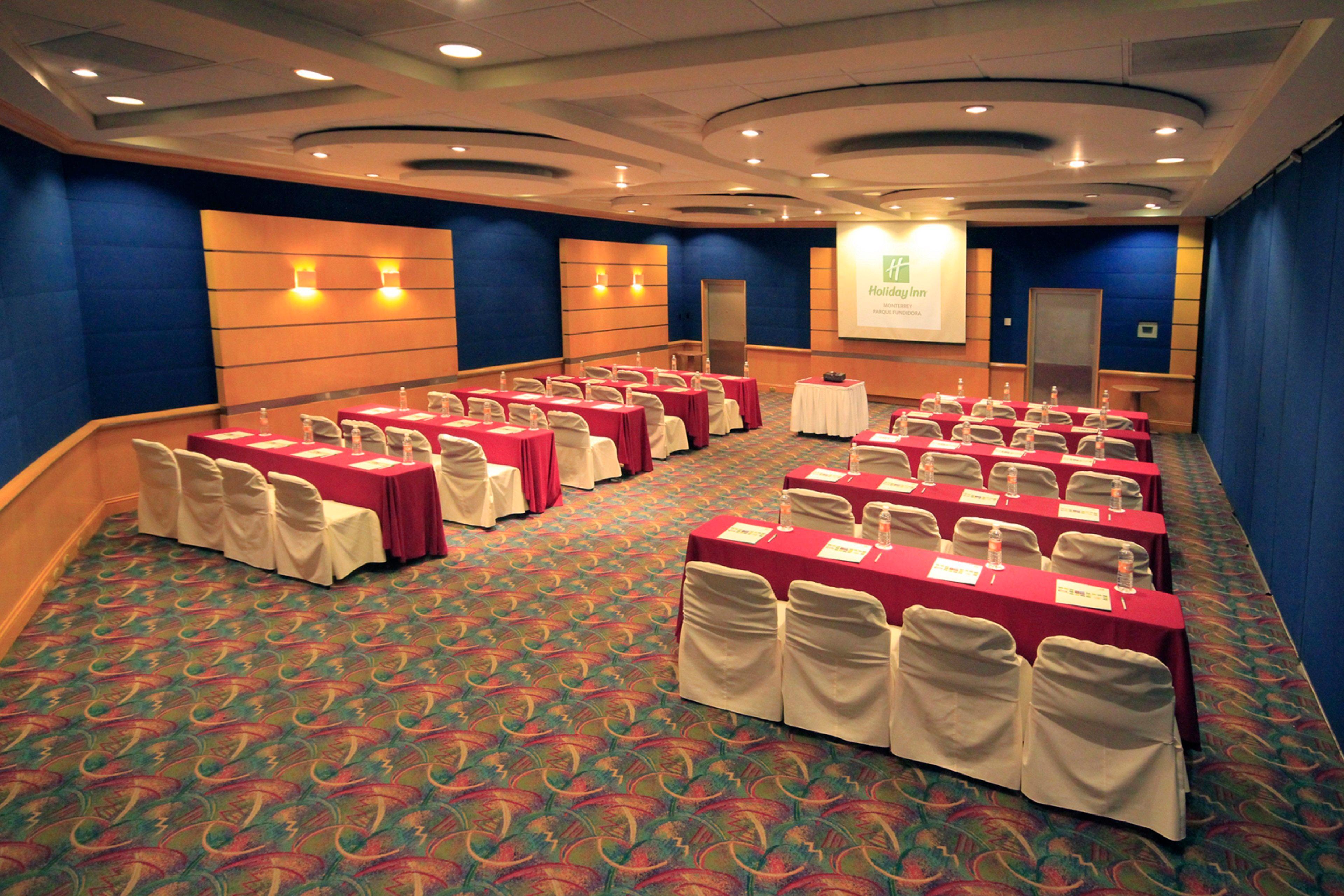 Holiday Inn Monterrey-Parque Fundidora By Ihg Eksteriør bilde A typical meeting room
