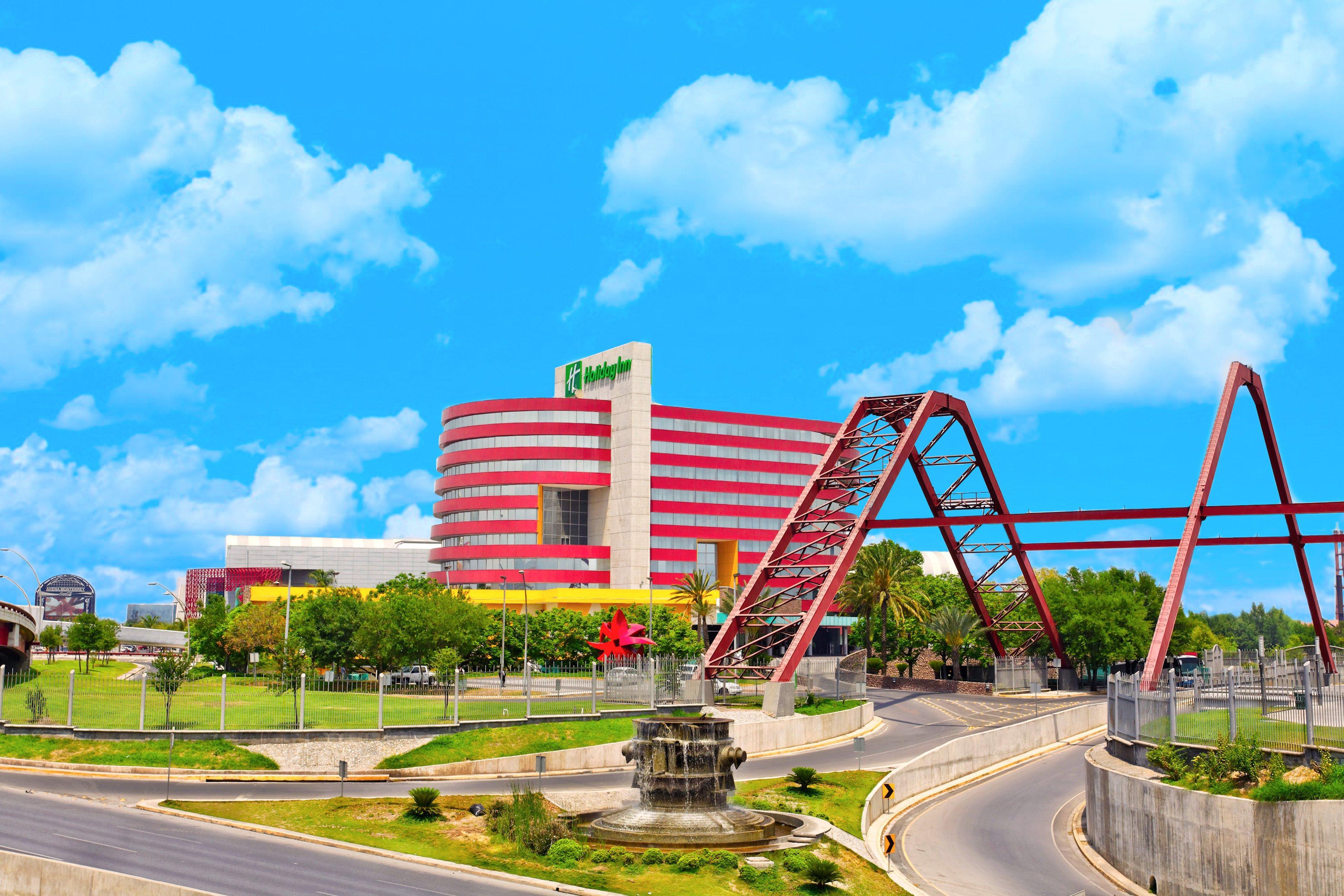 Holiday Inn Monterrey-Parque Fundidora By Ihg Eksteriør bilde La Plaza Mall