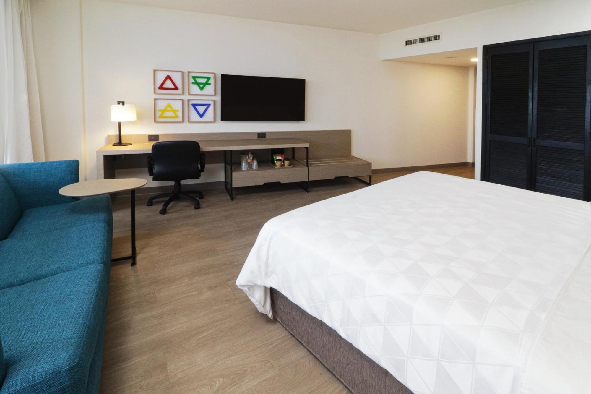 Holiday Inn Monterrey-Parque Fundidora By Ihg Eksteriør bilde A room at the Hilton Garden Inn